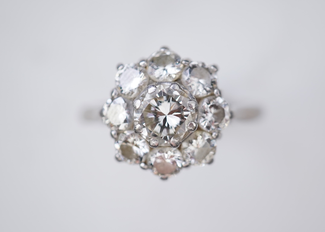 A diamond cluster ring